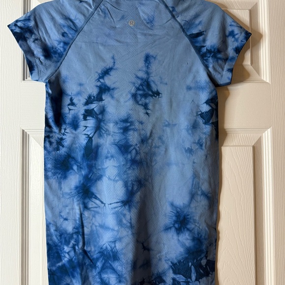 lululemon athletica Blue Tie-Dye Short Sleeve Tee - Picture 2 of 2